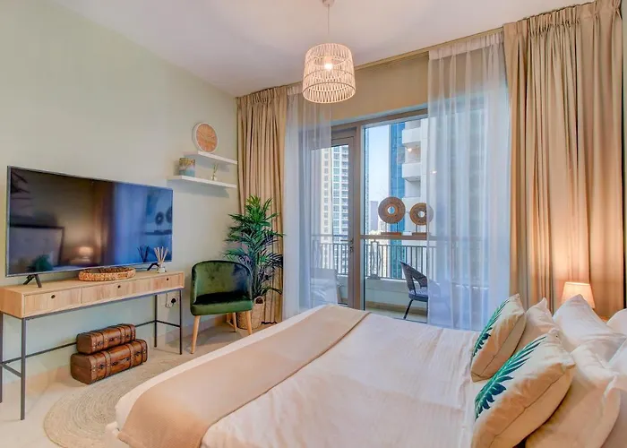 Durrani Homes - Luxurious Studio near Dubai Mall with pool view