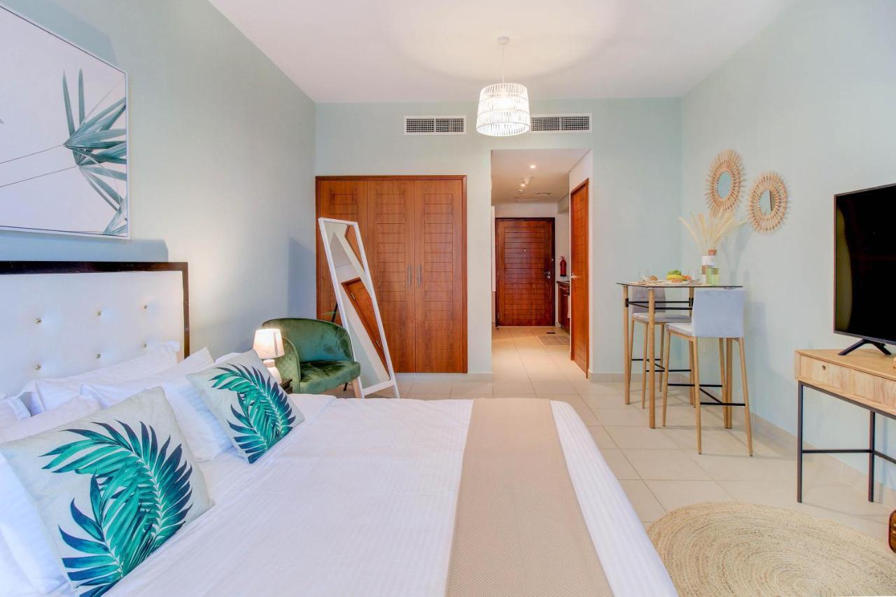 Appartement Durrani Homes - Luxurious Near Mall With Pool View