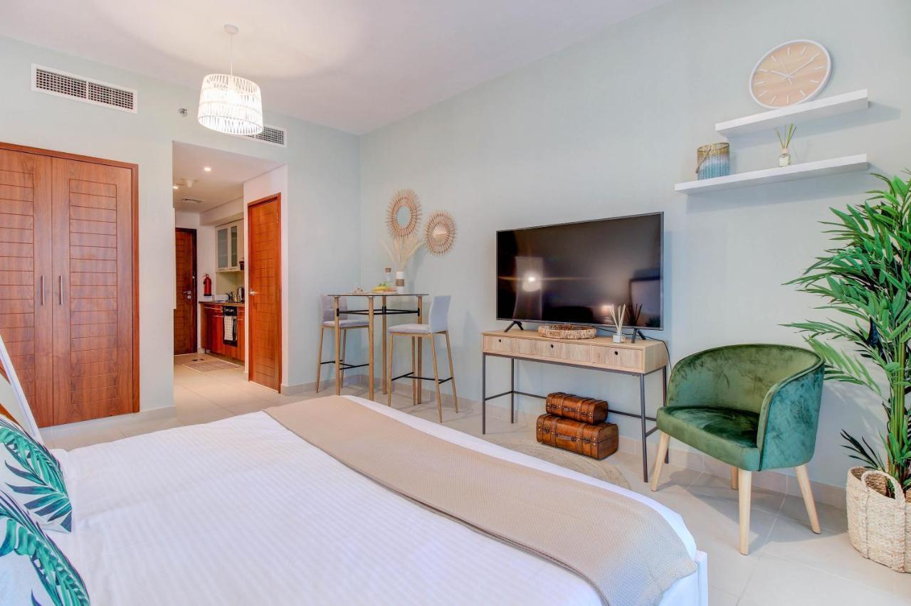Appartement Durrani Homes - Luxurious Near Mall With Pool View