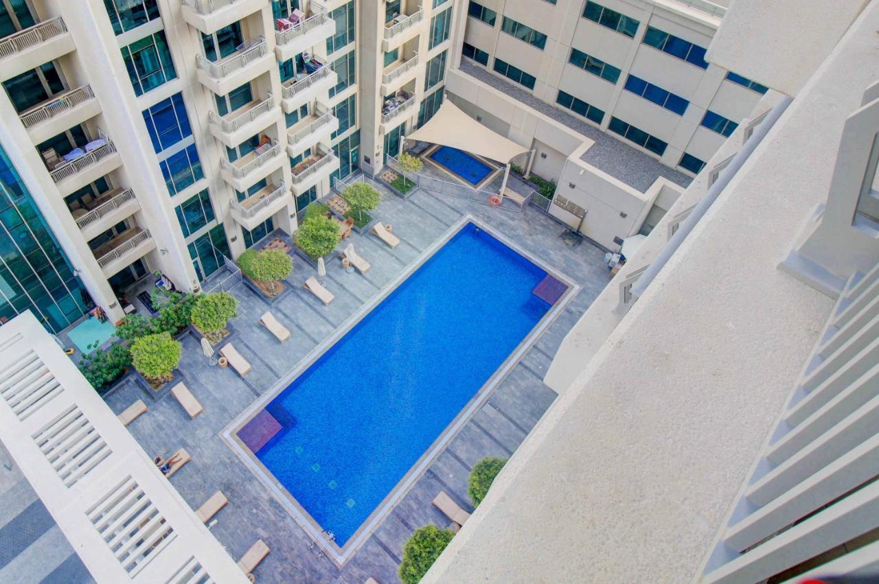 Durrani Homes - Luxurious Near Mall With Pool View Appartement *